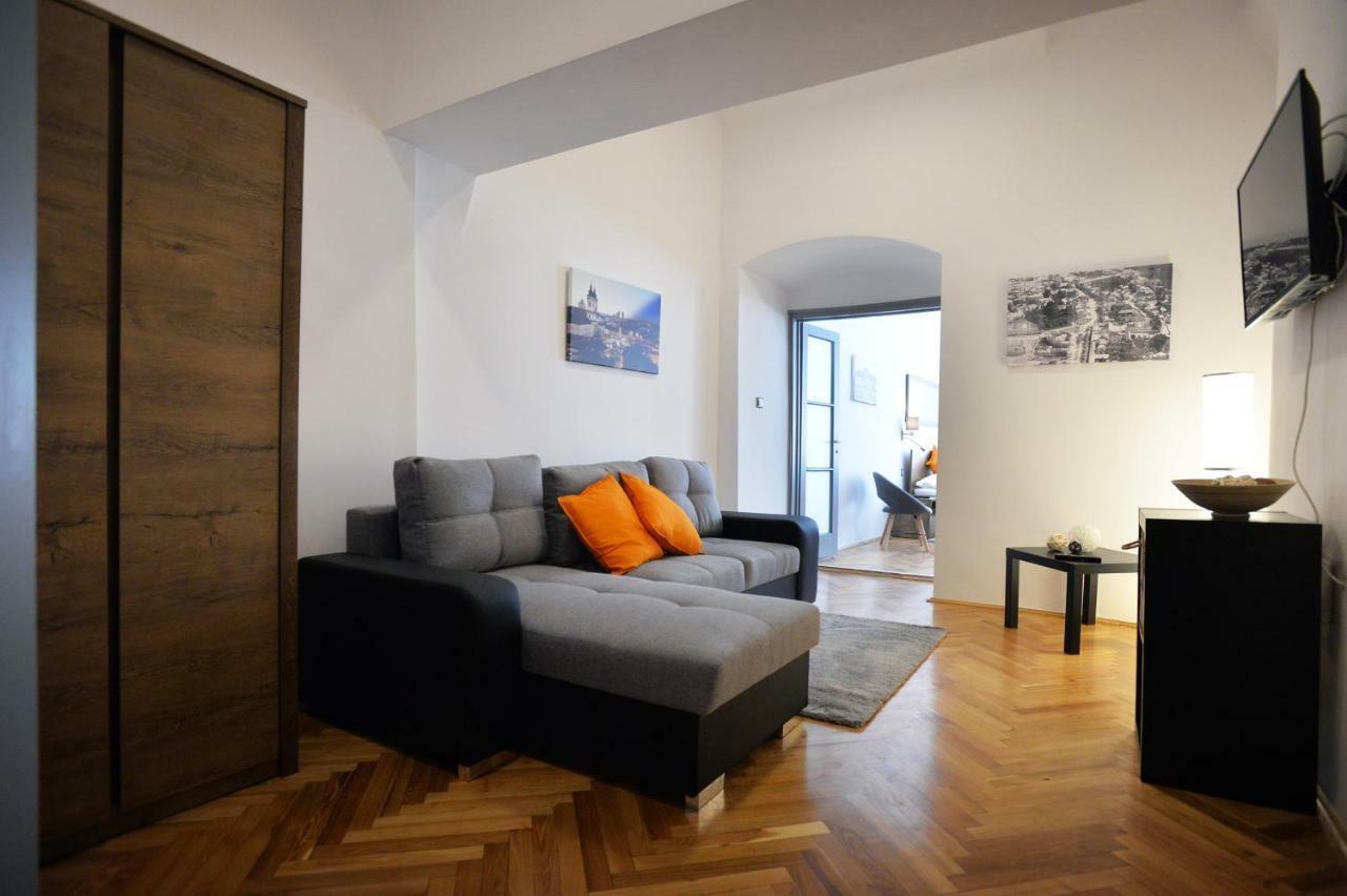 Pr Apartman Eger Exterior photo